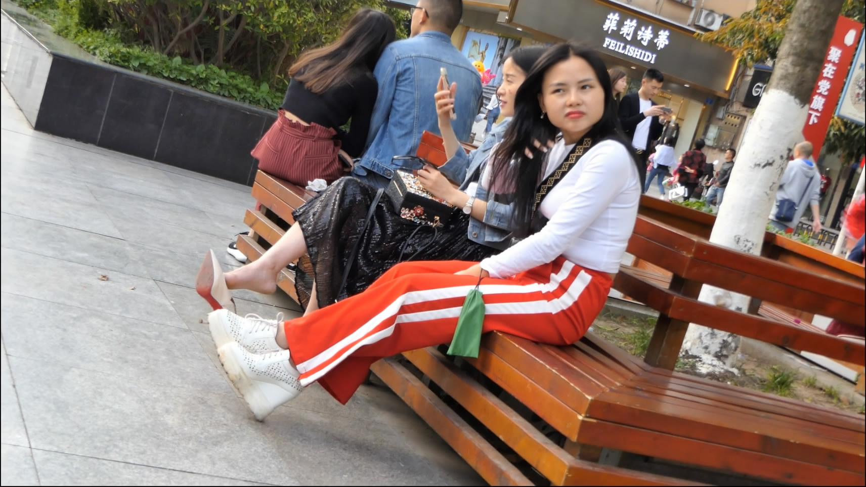 streetsnapdangl[00 00 38][20181201 002518 5]